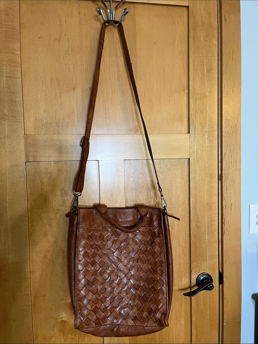 VILENCA HOLLAND GENUINE LEATHER LARGE WOVEN LAPTOP TOTE BAG COGNAC